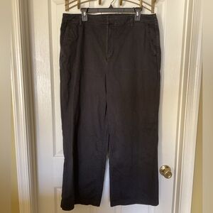 Gap Loose Khaki size 16 in black
